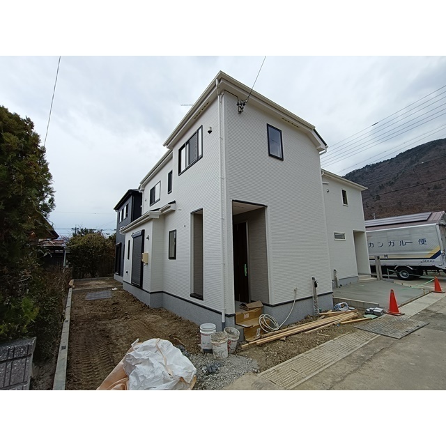 リナージュL上田市常磐城23-1期　3号棟