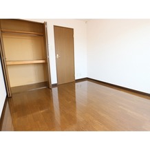 同間取の他の部屋の写真です。
