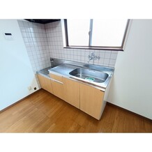 ※写真は201号室です。