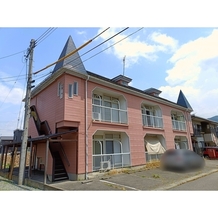 谷地際ラウンジハウス