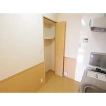 キッチン後部に収納付き♪