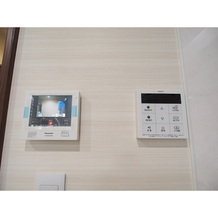画像は同じメーカーの内装です。