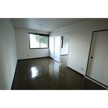 写真は別部屋です