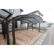 車2台分カーポートあり