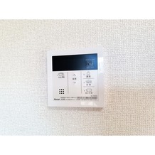 給湯リモコン※同物件別部屋の写真です