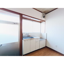 ※リフォーム中の為中号室の写真は中号室で