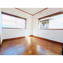 ※リフォーム中の為中号室の写真は中号室で