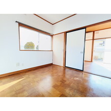※リフォーム中の為中号室の写真は中号室で