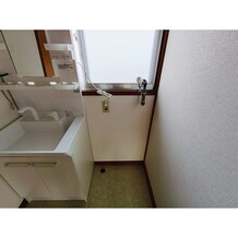 ※リフォーム中の為中号室の写真は中号室で